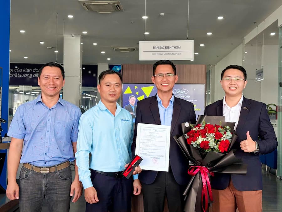BỔ NHIỆM KHEN THƯỞNG PHÒNG KINH DOANH 8