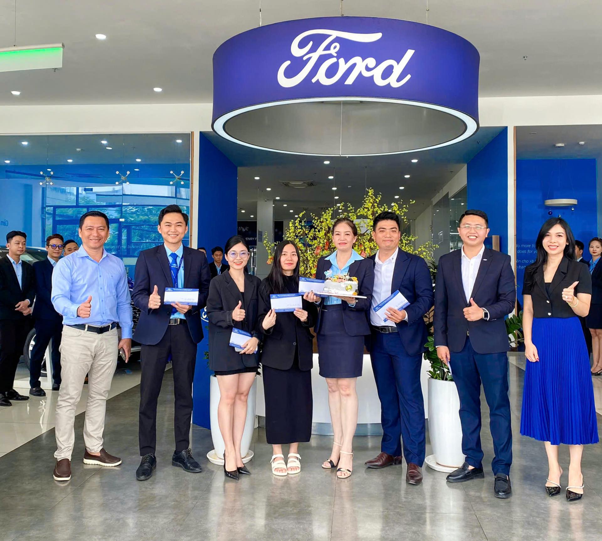 Khởi động tuần mới SUối Tiên Ford 2